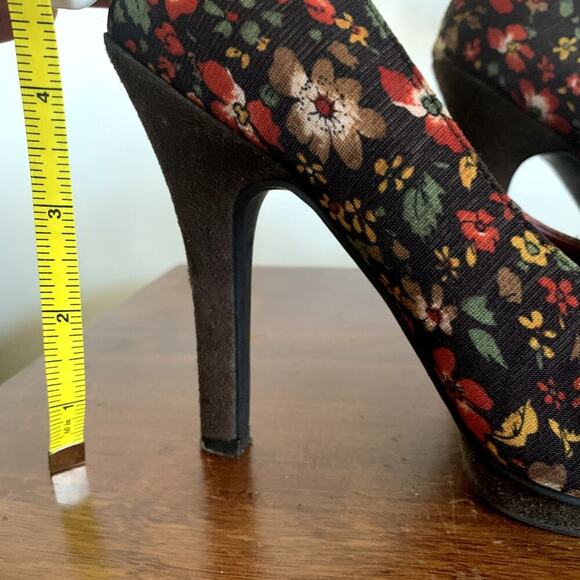 Madden Girl Salza Floral Fabric Platform Brown Suede-like Rosette Pumps Size 5.5 - Picture 10 of 13
